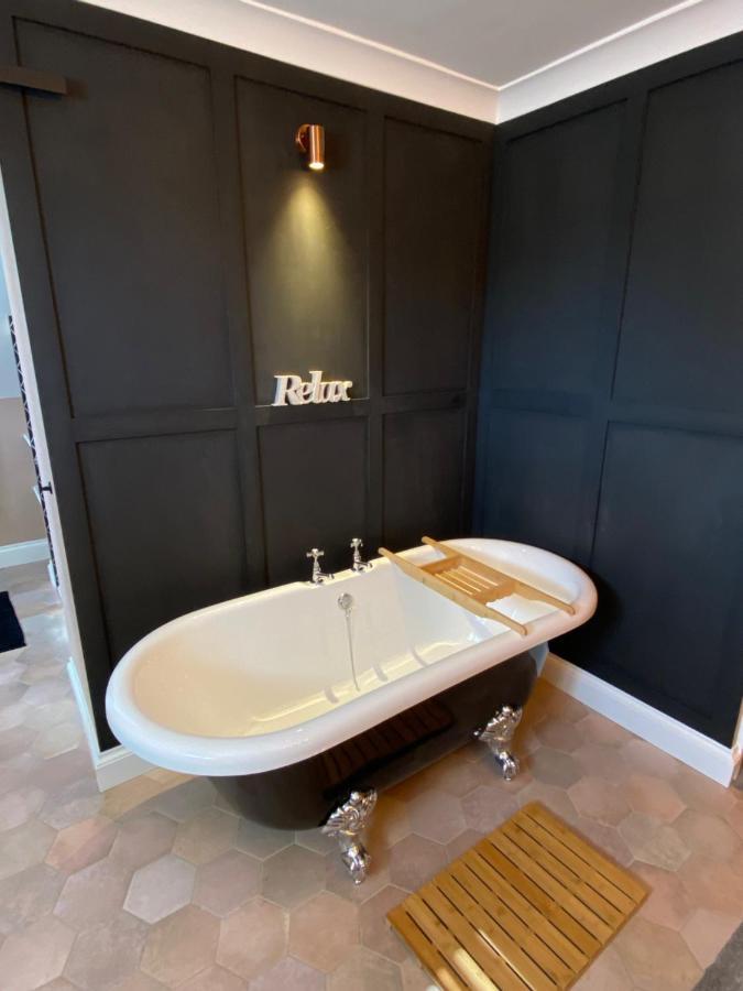 East Llanteg Guest House 安姆罗斯 外观 照片