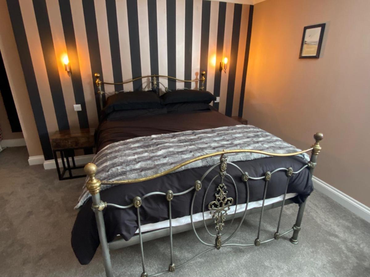 East Llanteg Guest House 安姆罗斯 外观 照片